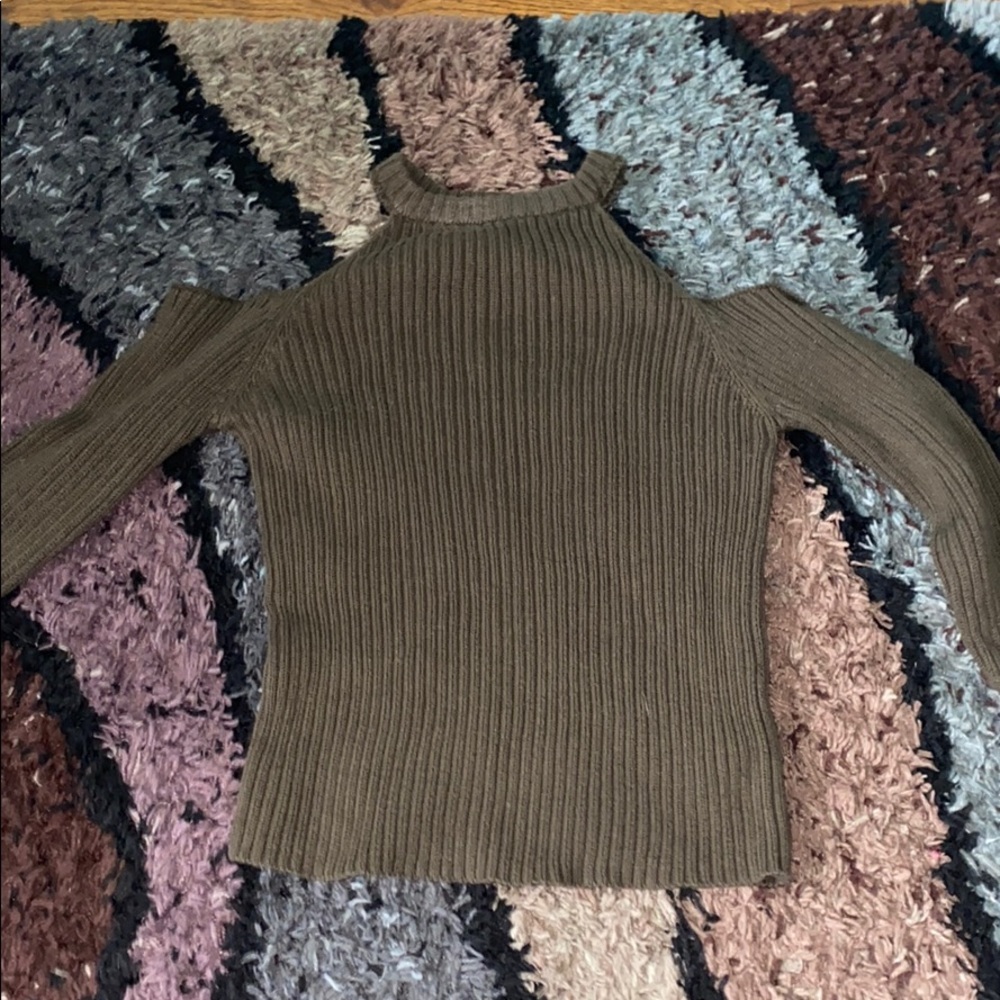 dark green sweater with a choker attached